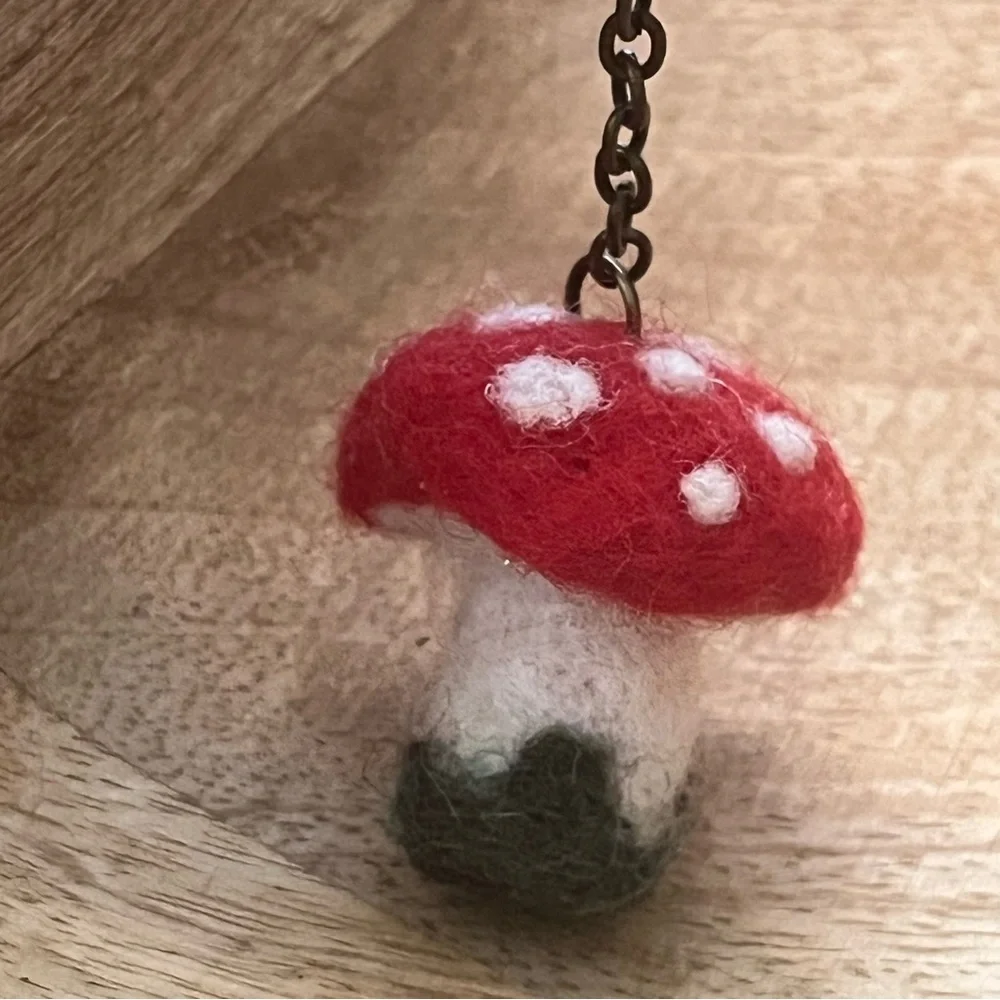 Amanita Muscaria Mushroom Needle-Felted Wool Keychain - Picture 6 of 6